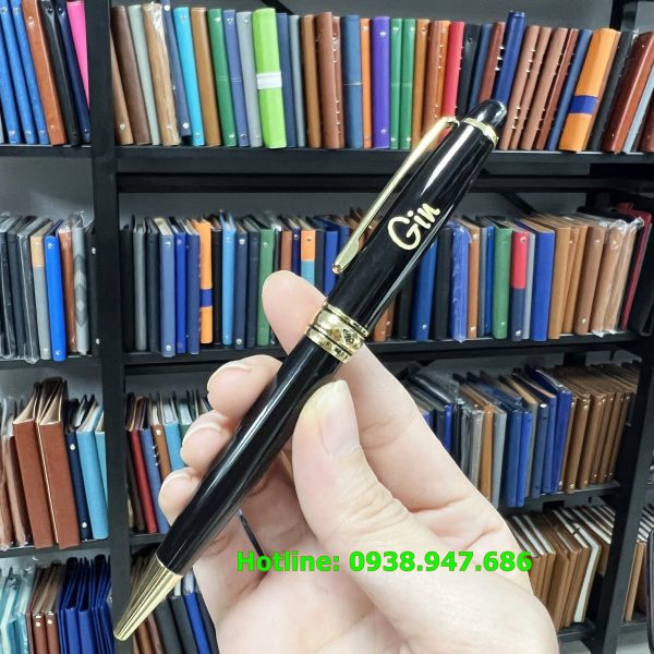 bút ký khắc tên